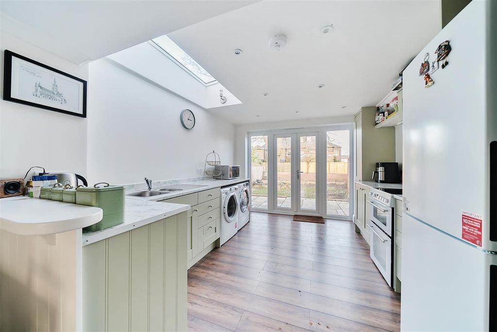 Property photo 3 of 13 Open Plan Kitchen/Breakfast Room: