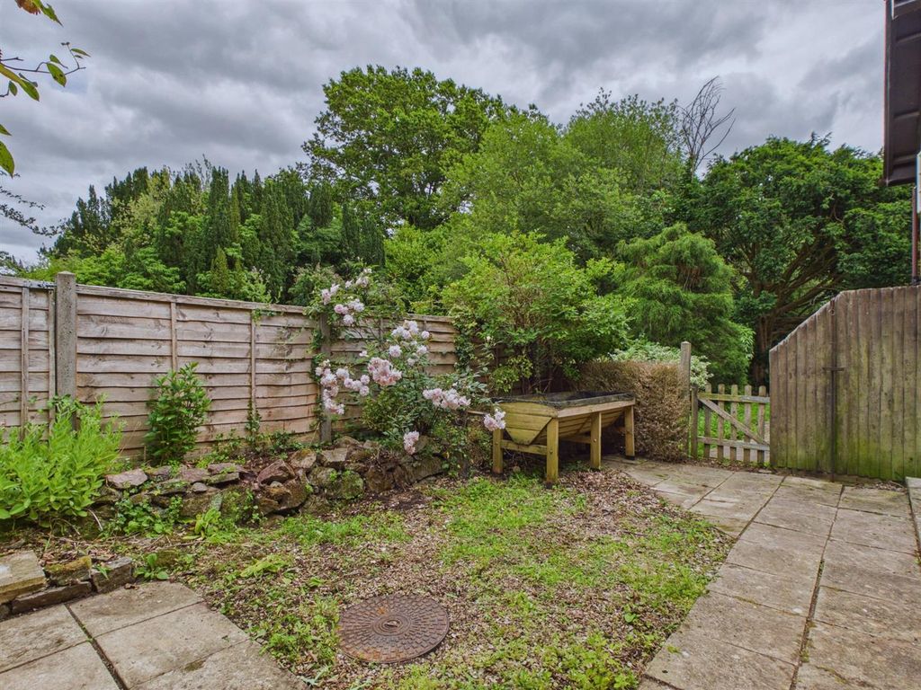 Property photo 3 of 24 Gar3.Jpg