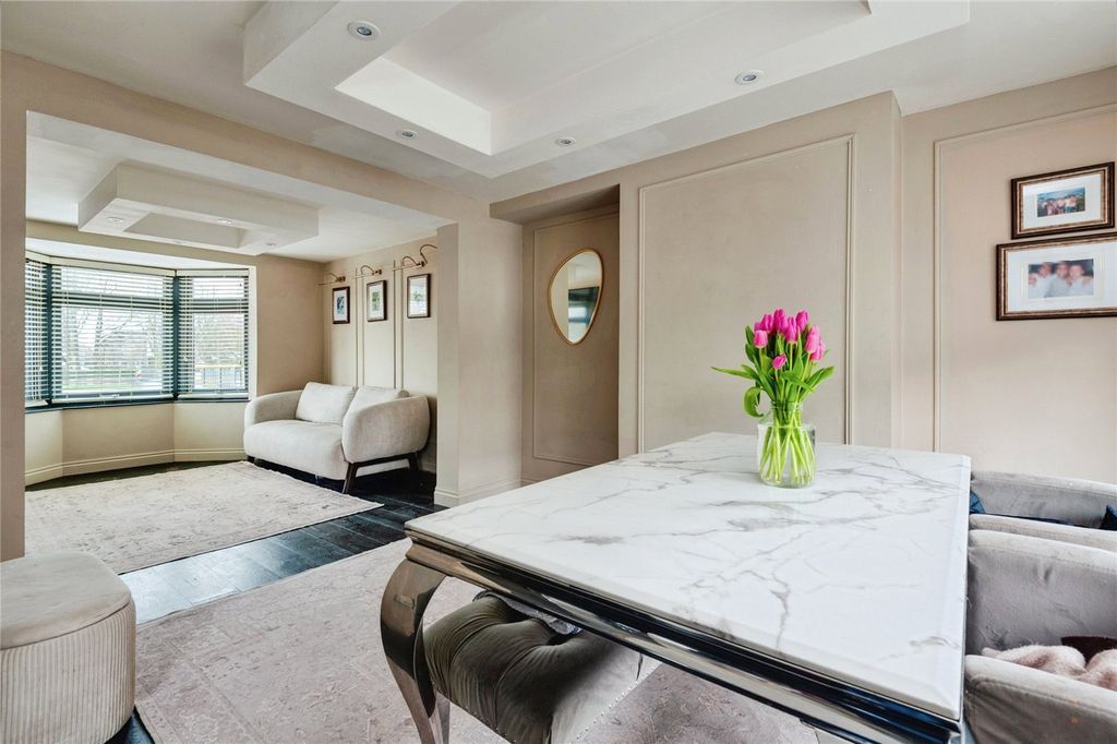 Property photo 2 of 23 Picture No. 13