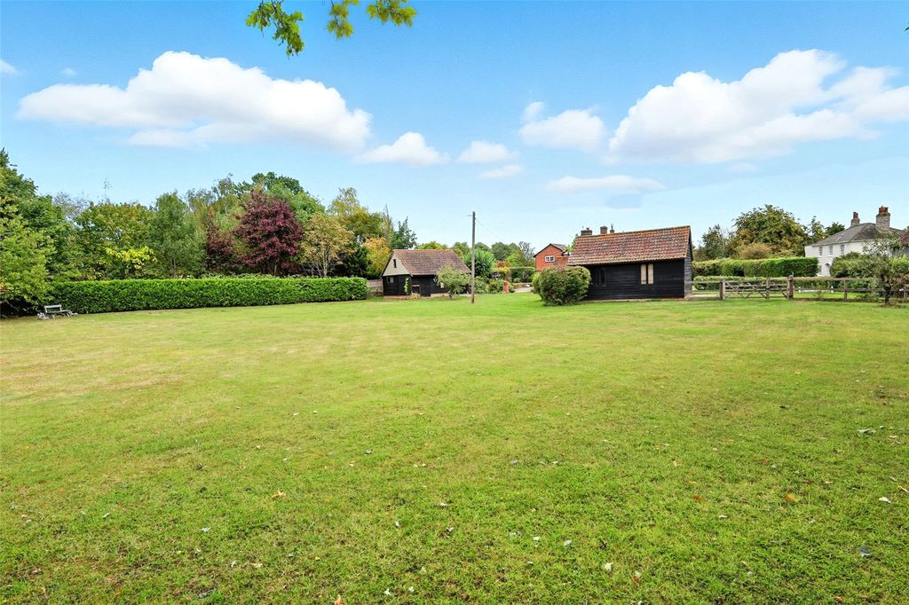 Property photo 2 of 25 Outside