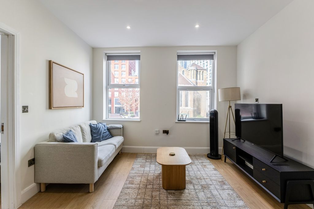 Property photo 3 of 16 116270_2 43A Sout...