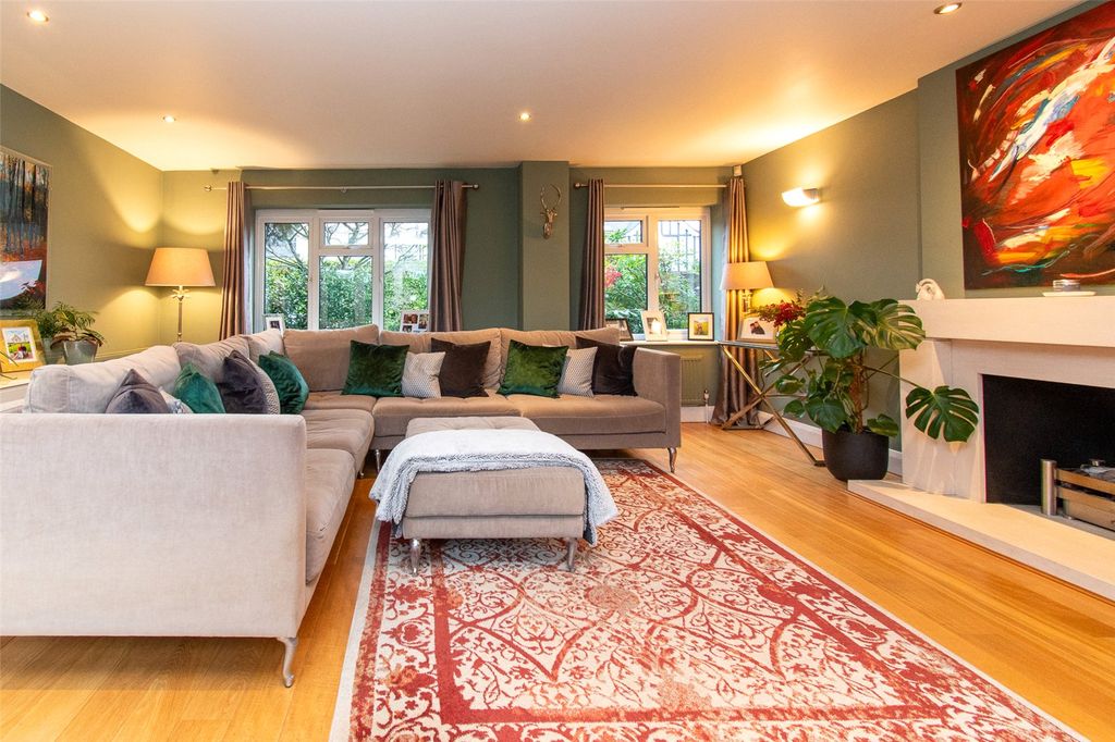 Property photo 2 of 34 Picture No. 05