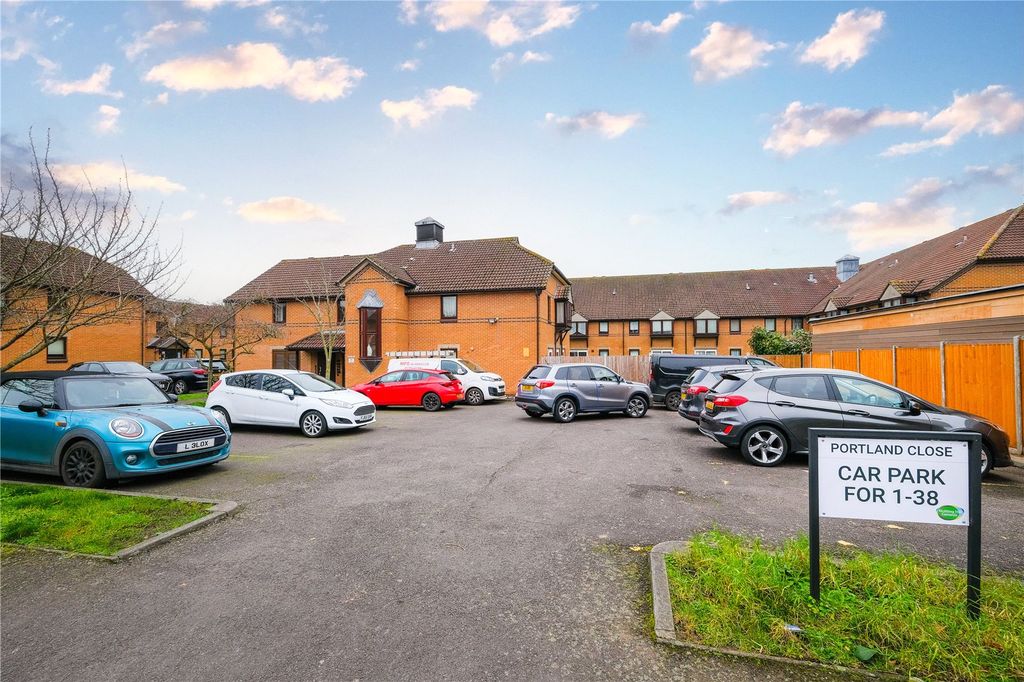 Property photo 1 of 12 External