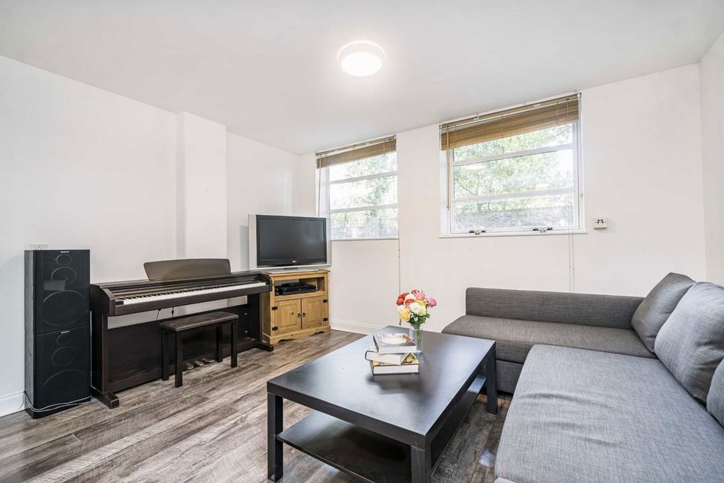 Property photo 2 of 6