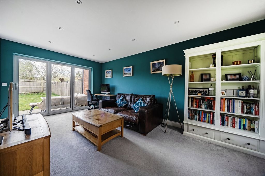 Property photo 2 of 16 Picture No. 02