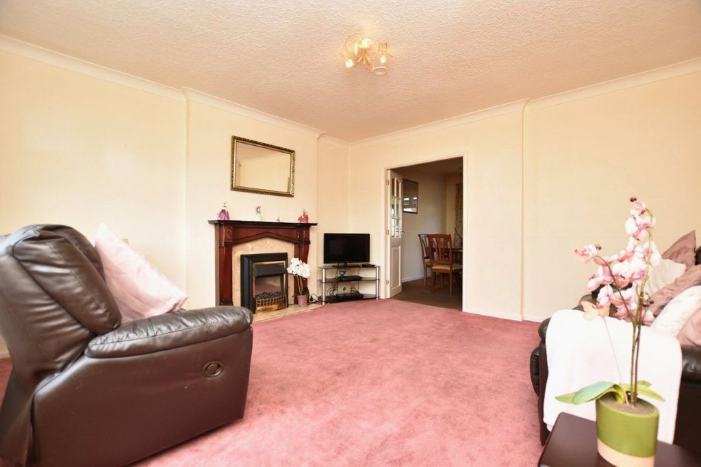 Property photo 2 of 16 Picture No. 18