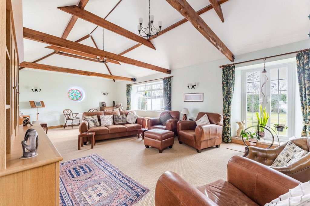 Property photo 2 of 26