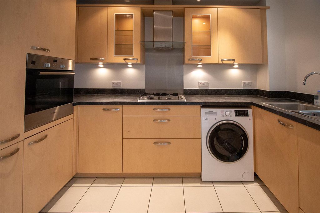 Property photo 3 of 9 2 Corinth Court - Kitchen.Jpg