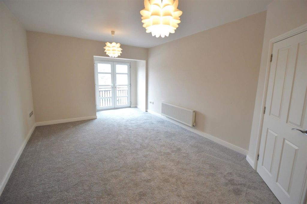 Property photo 3 of 5