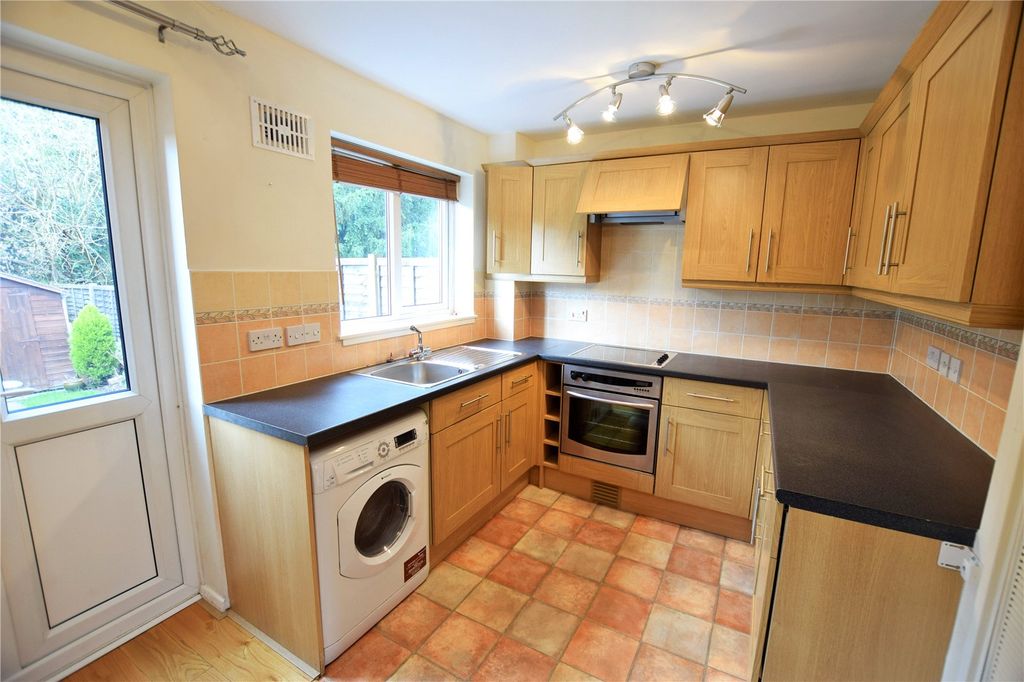 Property photo 2 of 7 Kitchen