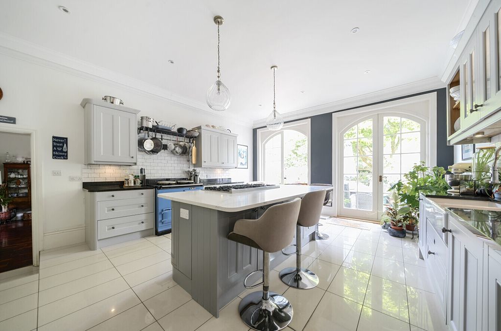 Property photo 1 of 44 Picture No. 25