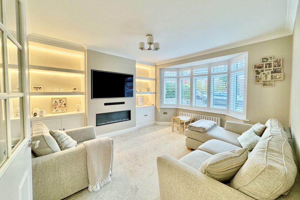 Property photo 2 of 22