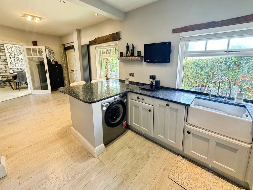 Property photo 3 of 42 Breakfast Kitchen