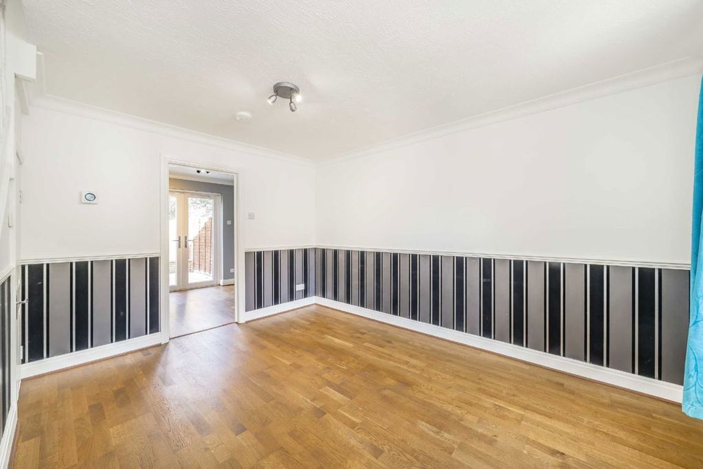 Property photo 3 of 7