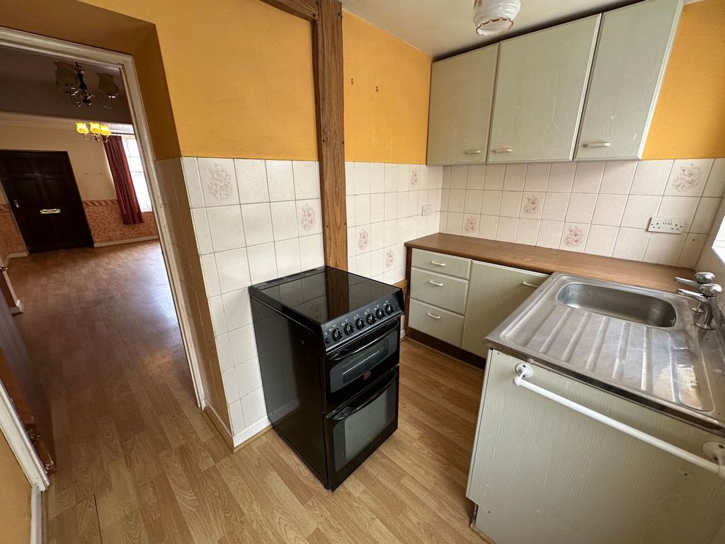 Property photo 3 of 12