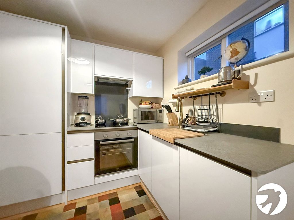 Property photo 2 of 11 Kitchen