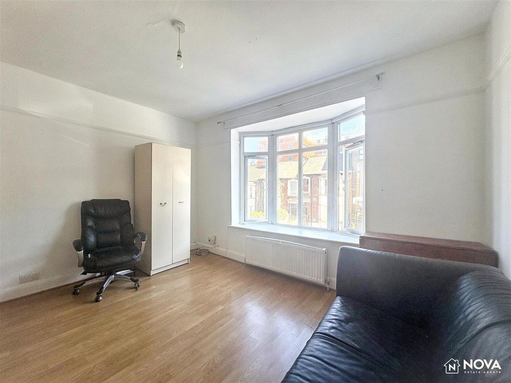 Property photo 3 of 10 Img_0072.Jpg