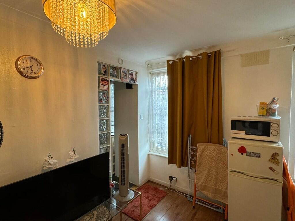 Property photo 3 of 8