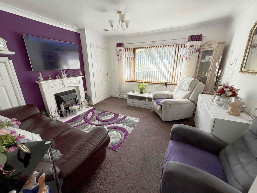 Property photo 3 of 11 Gallery