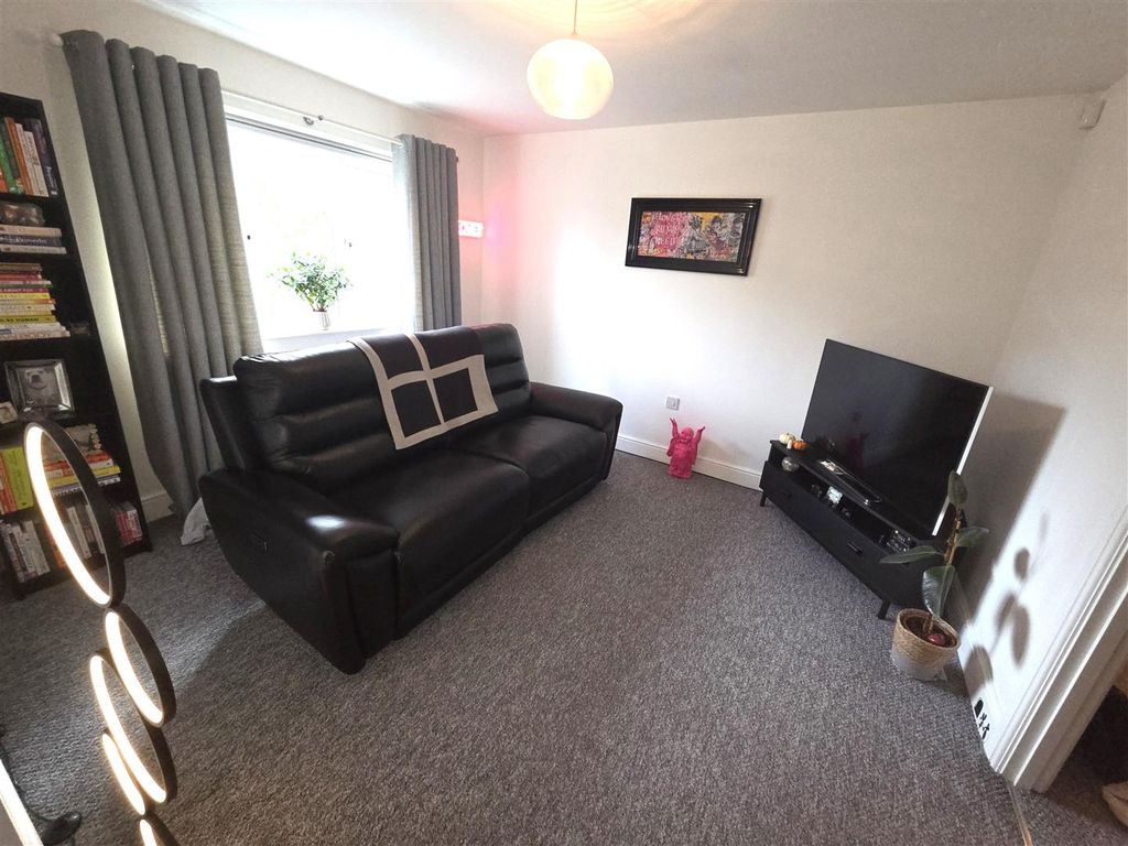 Property photo 2 of 11 20251104_112338.Jpg