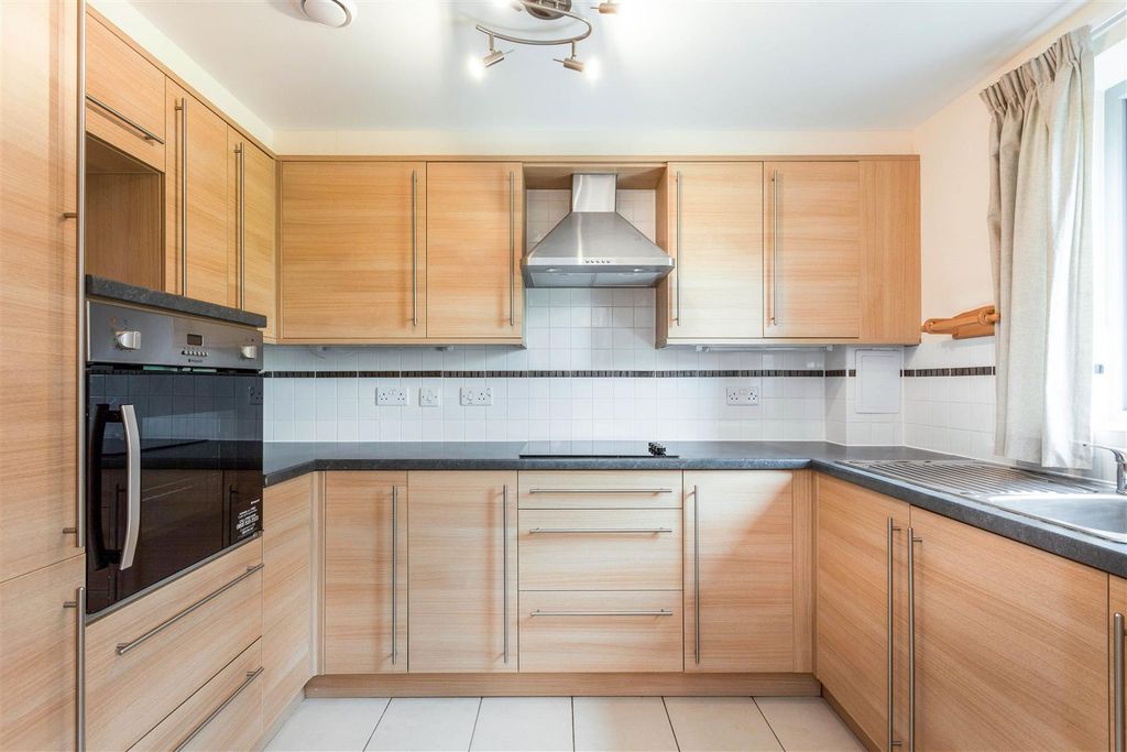 Property photo 1 of 15 Kitchen.Jpg