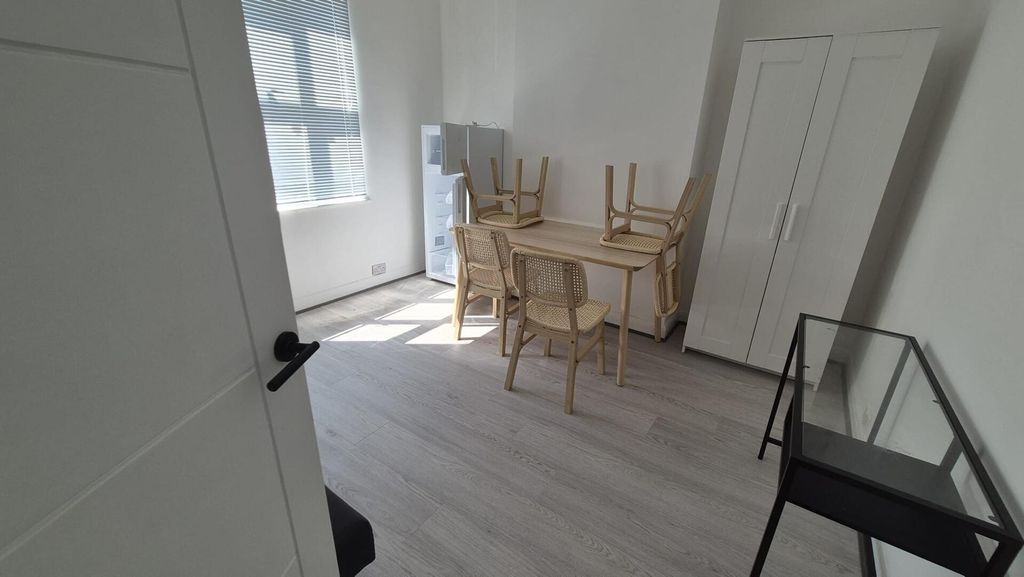 Property photo 1 of 7 Dining Room