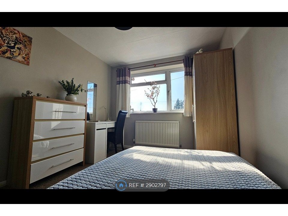 Property photo 3 of 12 Double En-Suite