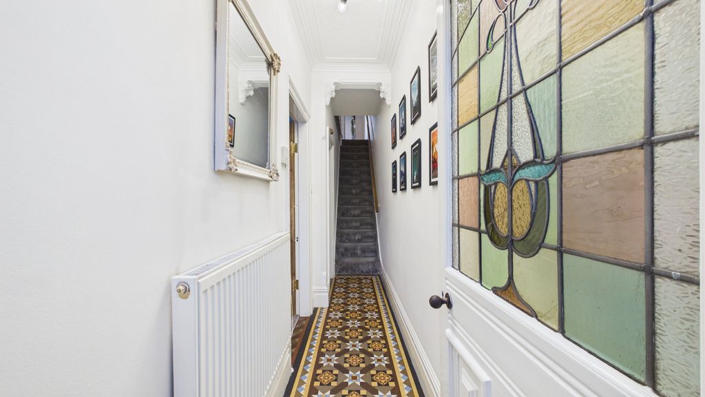 Property photo 2 of 31 4587668