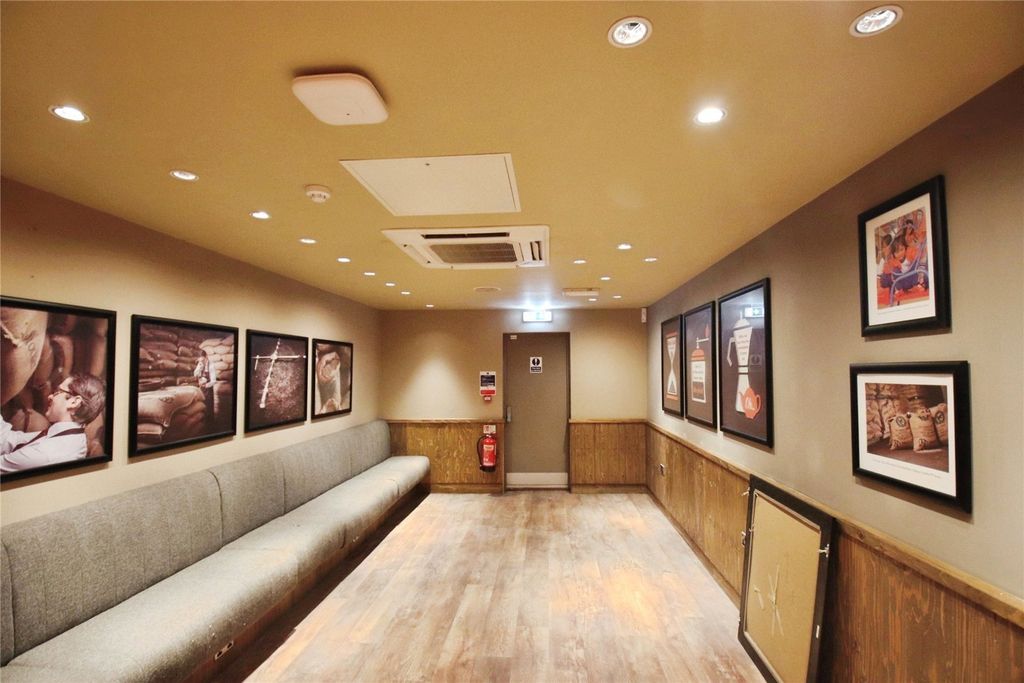 Property photo 3 of 7 Picture No. 02