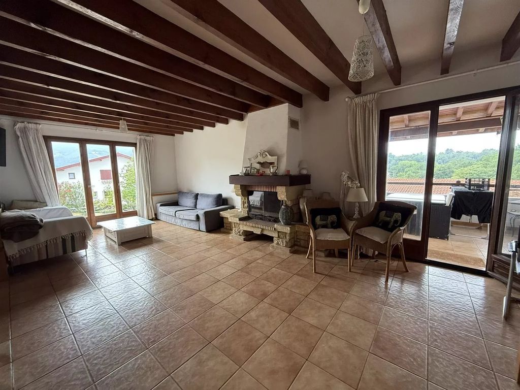 Property photo 2 of 11