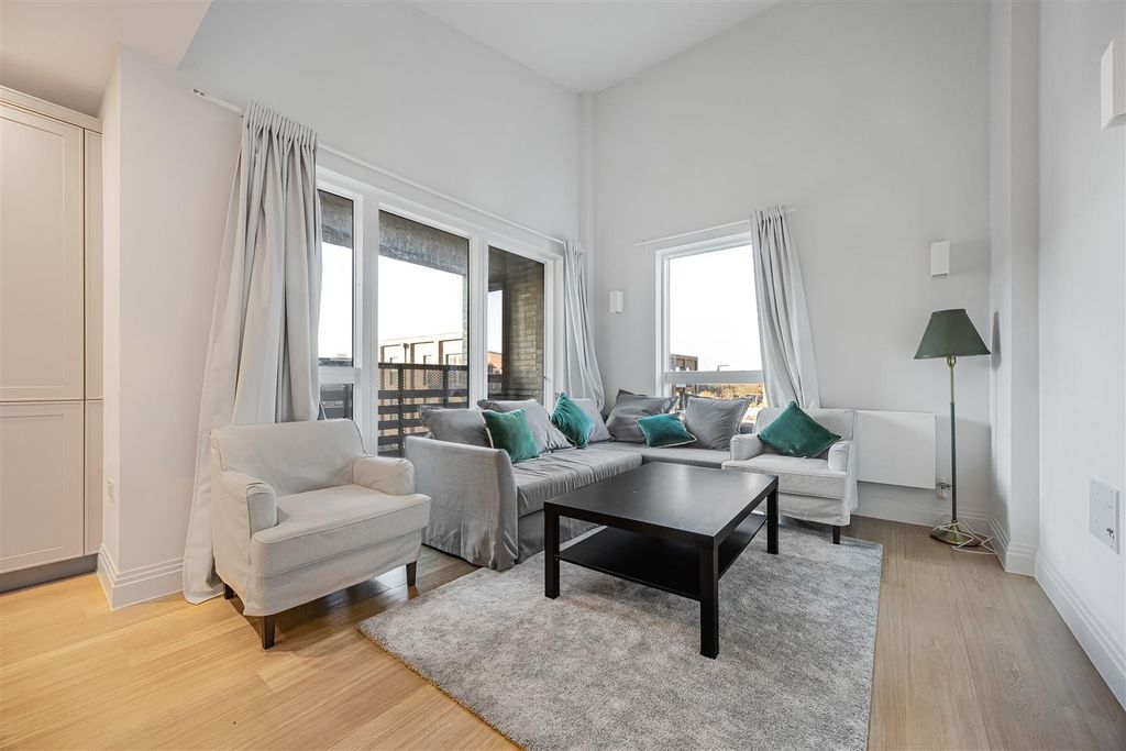 Property photo 3 of 22