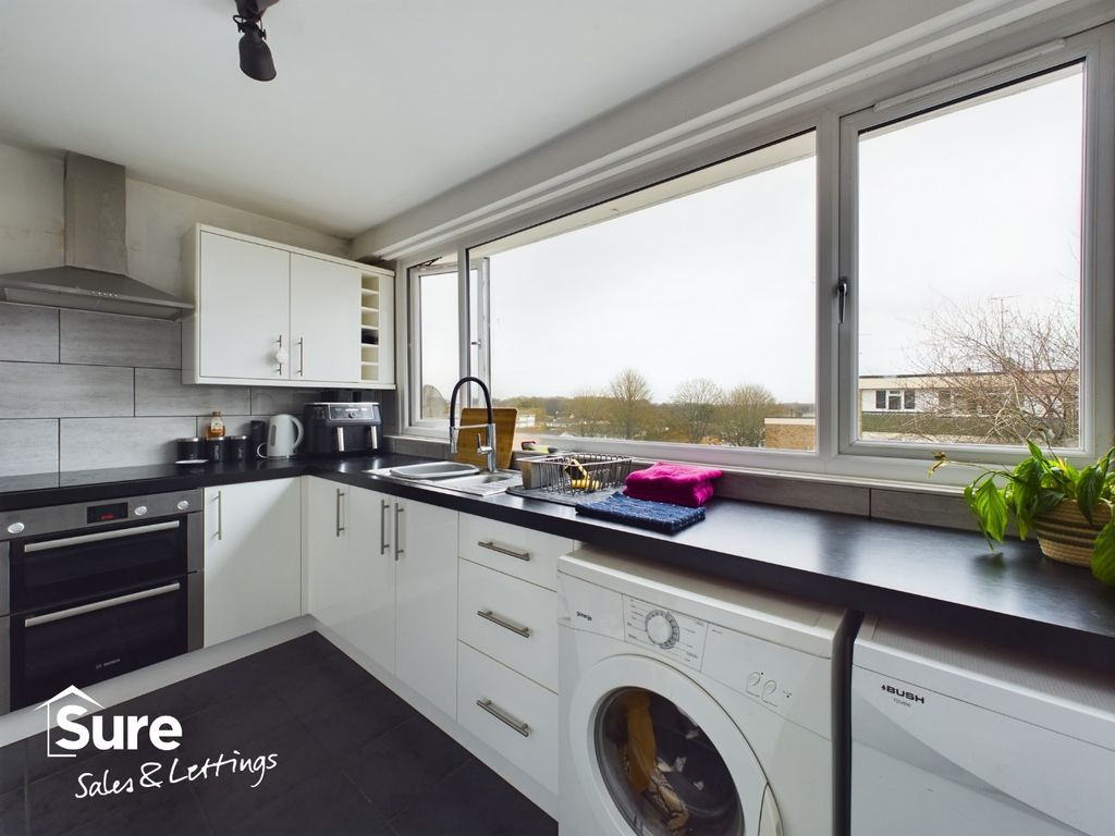 Property photo 2 of 11 3911061