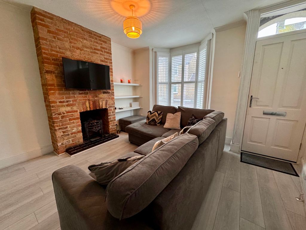 Property photo 3 of 12