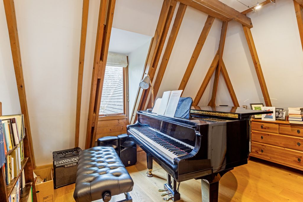 Additional image 17 of 4 bed detached house for saleNew Way, Godalming GU7