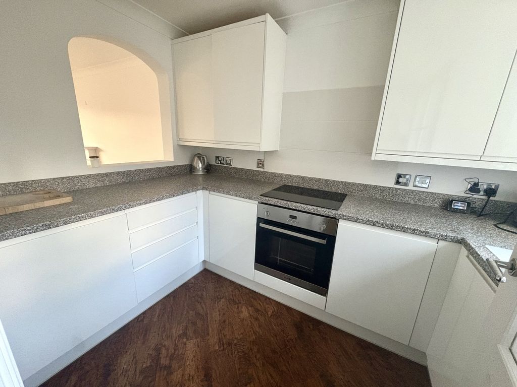 Property photo 3 of 13 Img_9428