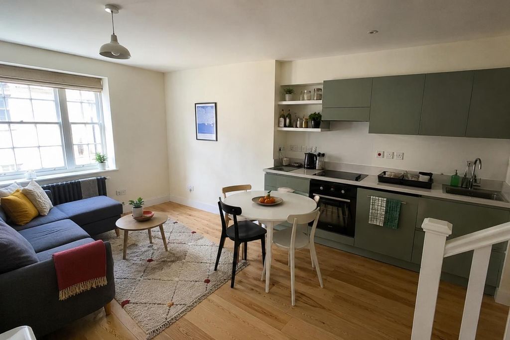 Property photo 1 of 4 Living (2).Png