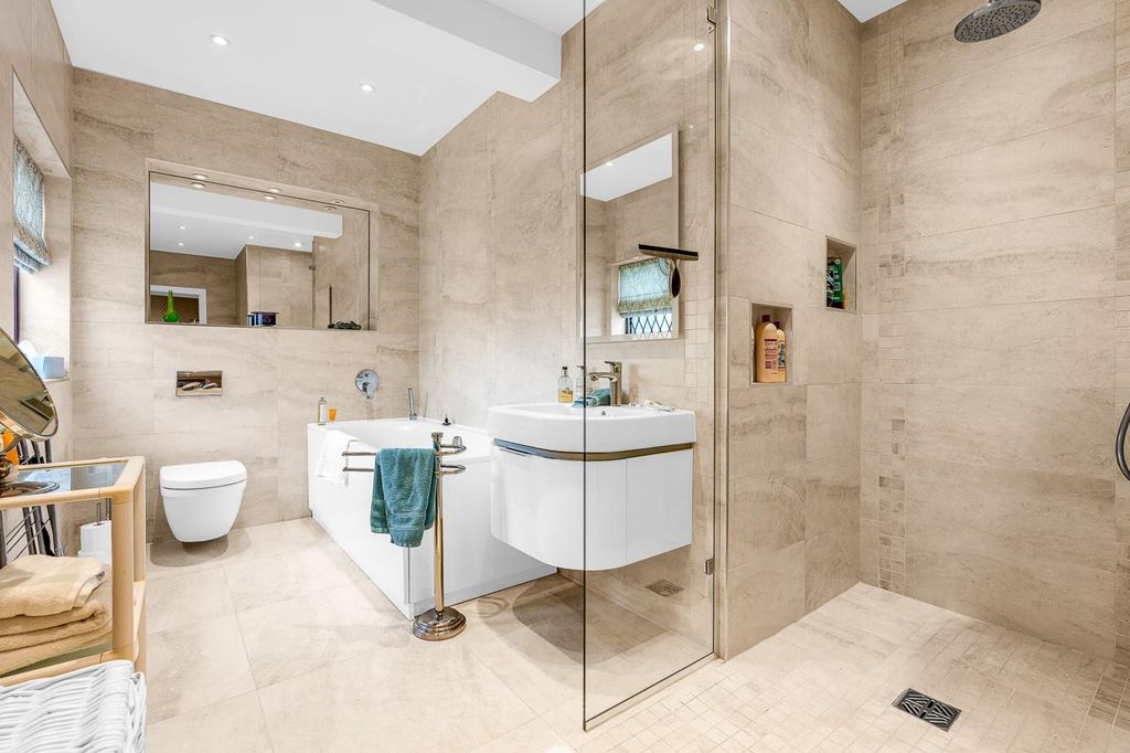 Additional image 26 of 6 bed property for saleWare Park, Ware SG12