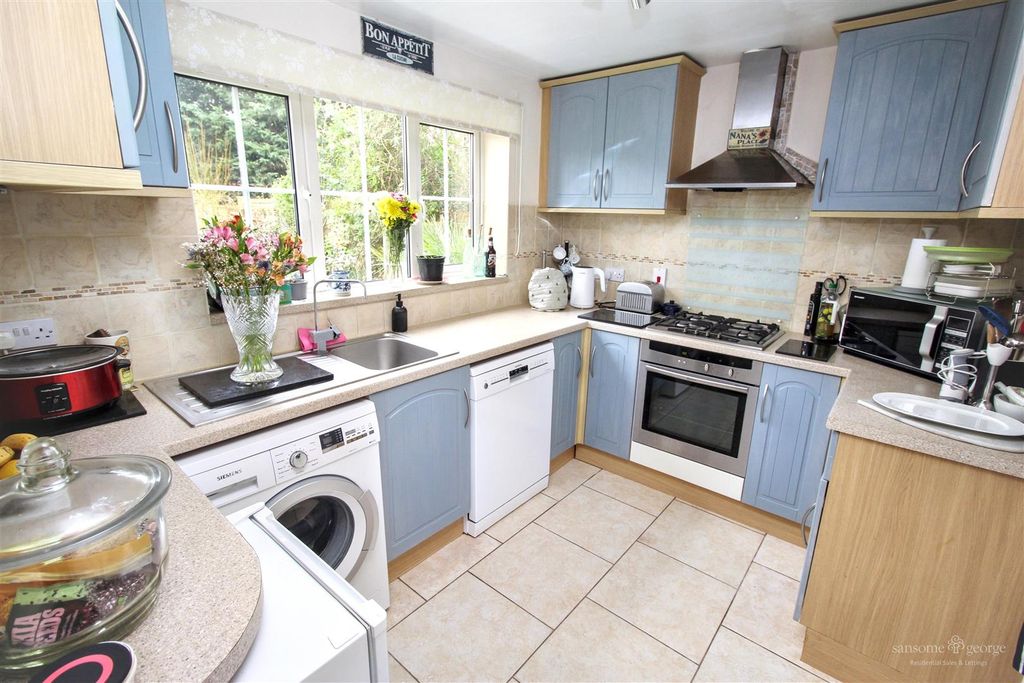 Property photo 2 of 16 Kitchen