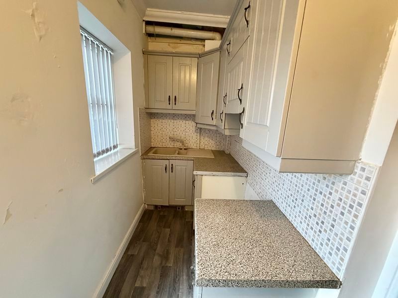 Property photo 2 of 7 Kitchen