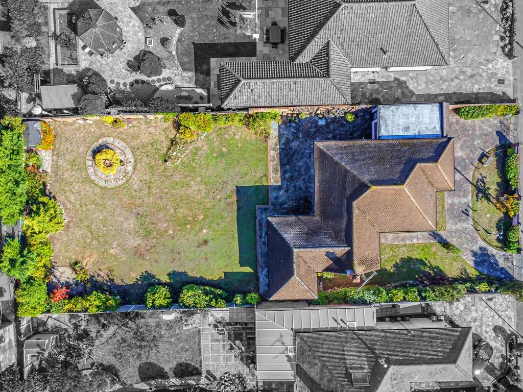 Property photo 2 of 23