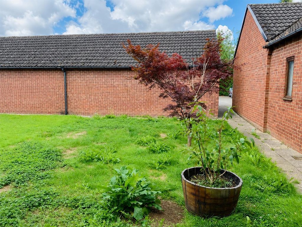 Property photo 2 of 18
