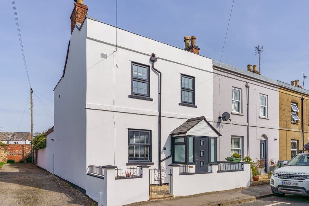 Property photo 1 of 19