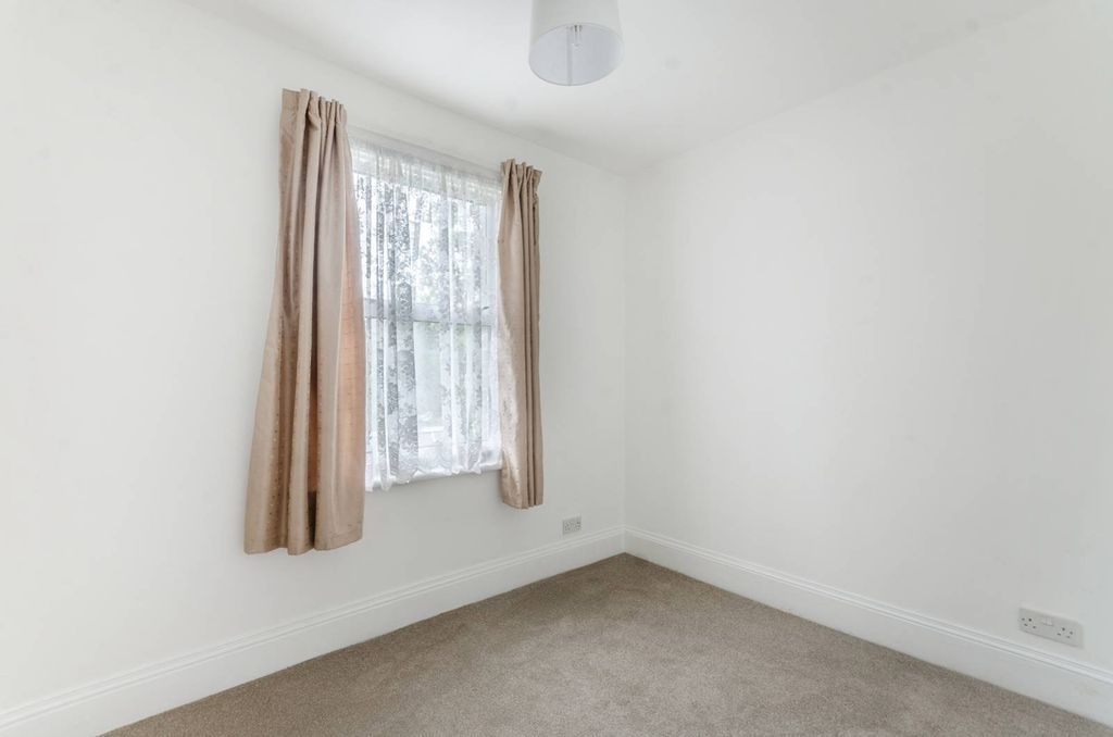 Property photo 2 of 6