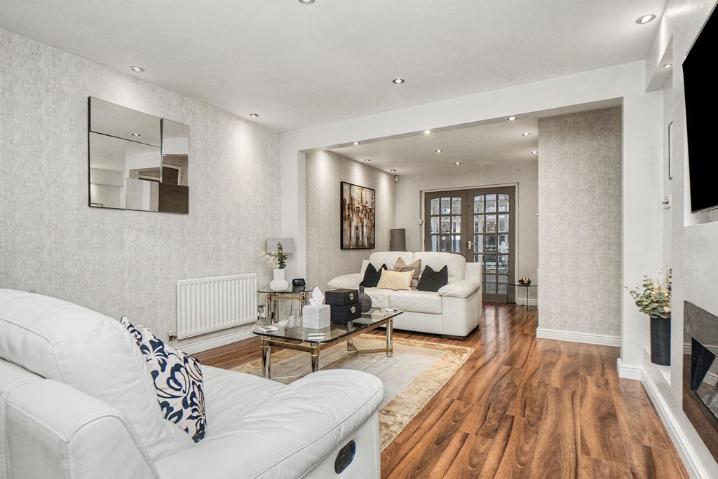 Property photo 3 of 14 Property Image 3