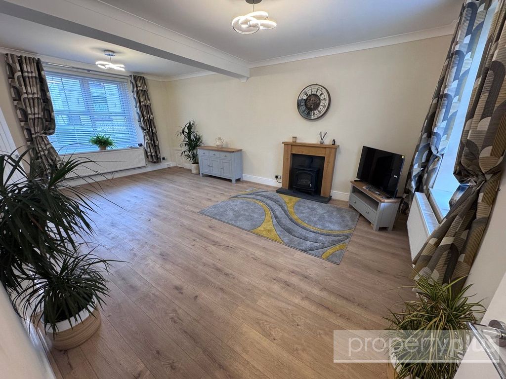 Property photo 2 of 15 Picture No. 09