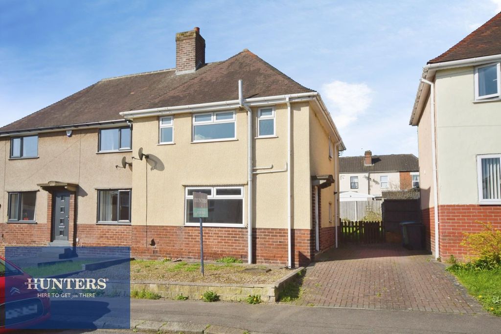 Property photo 1 of 13 Front 02.Jpg