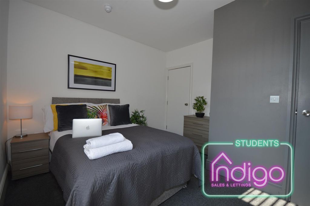 Property photo 1 of 7 Hassell_St_(10).Jpg