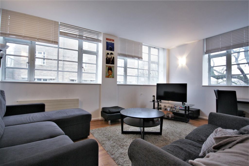 Property photo 2 of 5