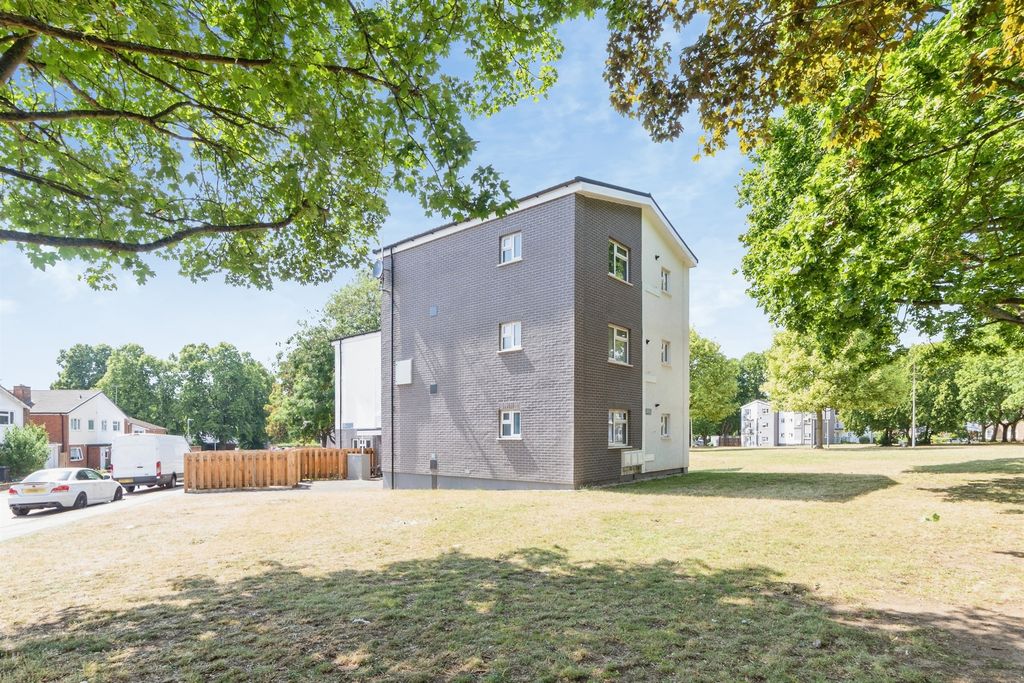 Property photo 2 of 14