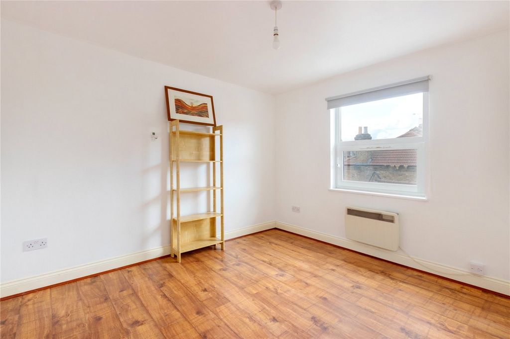 Property photo 3 of 8 Picture No. 04